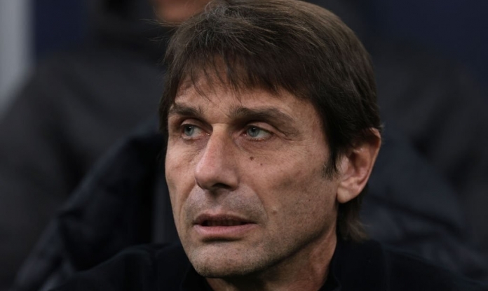 Đang nằm viện, HLV Conte tính luôn bài 'chuồn' khỏi Tottenham