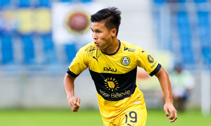 Tròn 1 tháng, Quang Hải ‘mất tích’ trong màu áo Pau FC