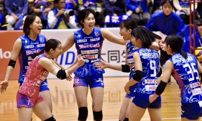 Thanh Thuý cùng 7 đồng đội khác nói lời chia tay PFU Blue Cats