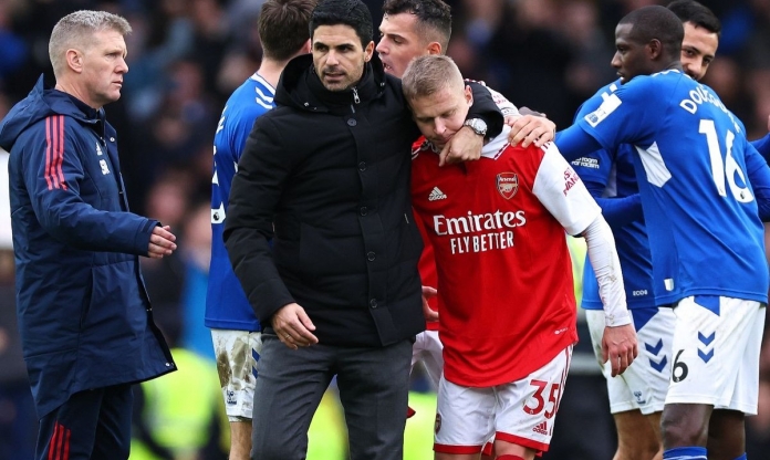 Bất chấp phong độ chói sáng, 'tổng tư lệnh' Zinchenko vẫn bị Arsenal dùng làm 'vật tế thần'