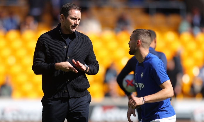 HLV Frank Lampard 'đe dọa' học trò trước chuyến làm khách giông bão đến sân Real Madrid