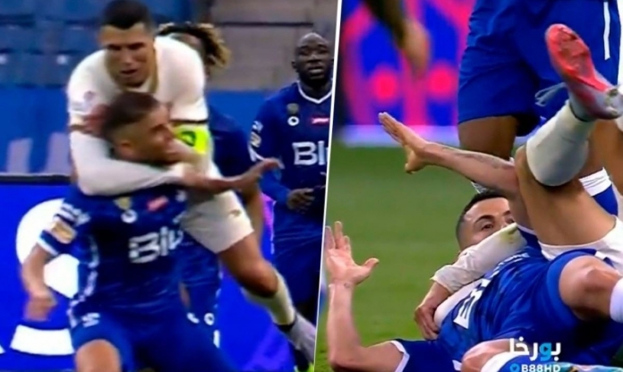 Biến sân cỏ thành võ đài, Ronaldo cay cú kẹp cổ, quật ngã đối thủ