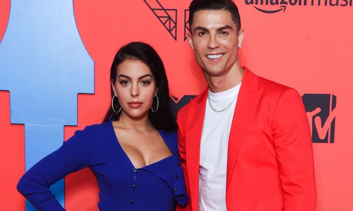Ronaldo chán ngán bạn gái, chuyện tình 'đẹp như mơ' bên bờ vực tan vỡ