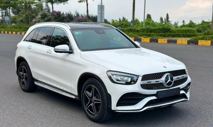 Lăn bánh 3 năm, Mercedes-Benz GLC 300 4Matic 2020 bán lại với giá bao nhiêu?