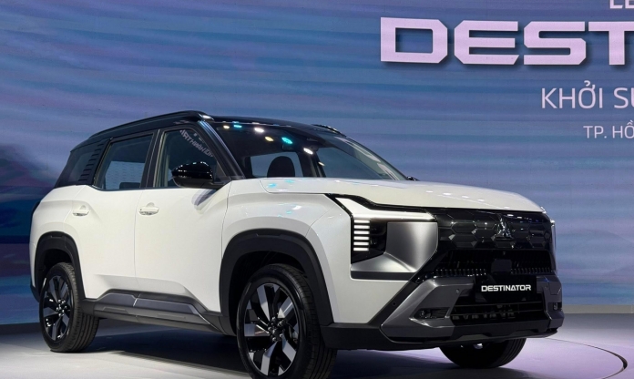 So sánh chi tiết 2 phiên bản của Mitsubishi Destinator: Chênh 75 triệu đồng, khác biệt nằm ở đâu?