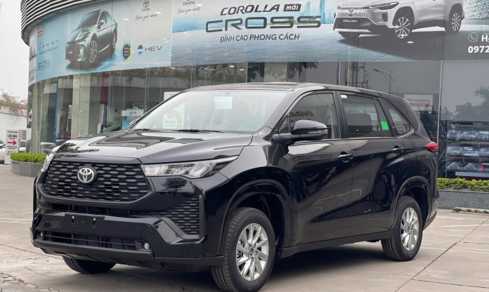 Toyota Innova Cross 2.0G ra mắt: Bản tiêu chuẩn giá 730 triệu đồng, cắt trang bị nhưng giữ hiệu năng