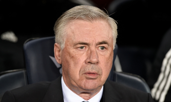 Thua El Clasico ba lần trong cùng một mùa, HLV Ancelotti bất mãn đòi sự công bằng