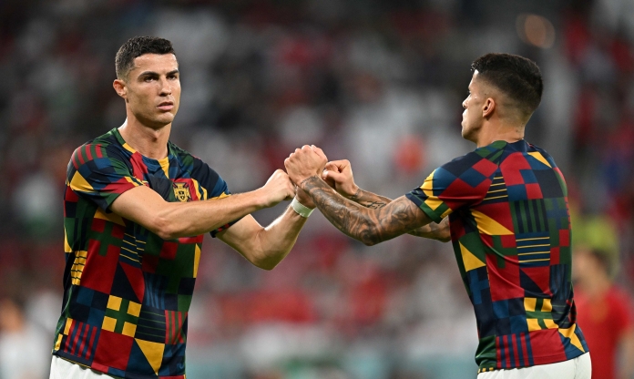 Liên tục bị hất hủi, đàn em Ronaldo sắp được ông lớn Tây Ban Nha cứu vớt