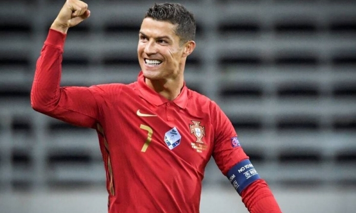 Ronaldo sắp làm điều mà Messi muốn cũng khó đạt được
