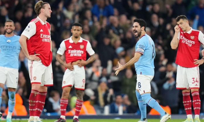 Tự dâng chức vô địch cho Man City, Arsenal trả giá đắt tại C1