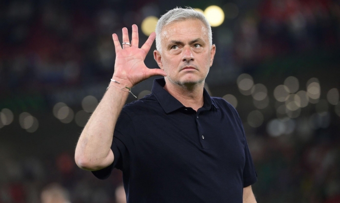 Chưa qua bán kết, Mourinho đã tuyên bố Roma vô địch Europa League