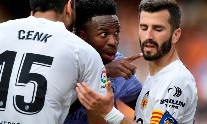 Bị chèn ép phát khóc, siêu sao Real Madrid khẩu chiến với chủ tịch La Liga