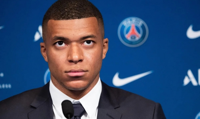 Nằm gai nếm mật, Mbappe tung đòn trả đũa đầu tiên với PSG
