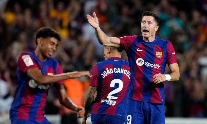 Ngược dòng đẳng cấp, Barca vượt Real chiếm ngôi đầu La Liga