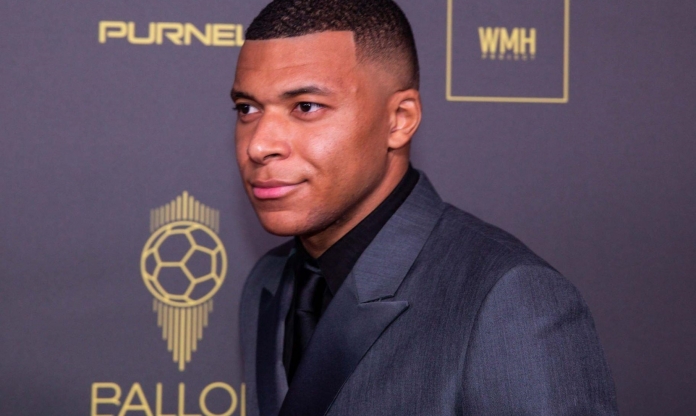 Mbappe làm ngược lại Messi và Ronaldo, xứng danh Quả bóng vàng tương lai
