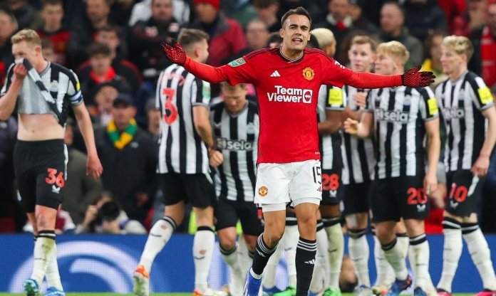 Thắng dễ 3-0, Newcastle tiếp tục lôi MU ra làm trò trên mạng