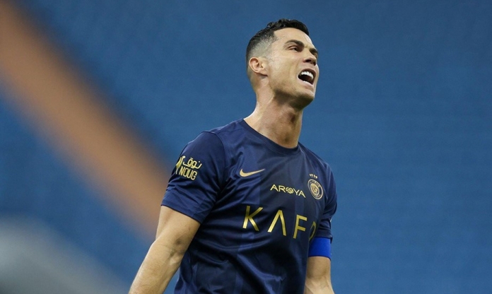 Đụng tới Messi, Ronaldo hứng chịu làn sóng phản đối trên khắp thế giới