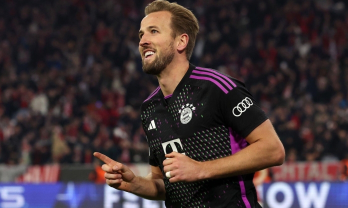 Harry Kane rực cháy, Bayern Munich về nhất bảng đấu có MU tại C1