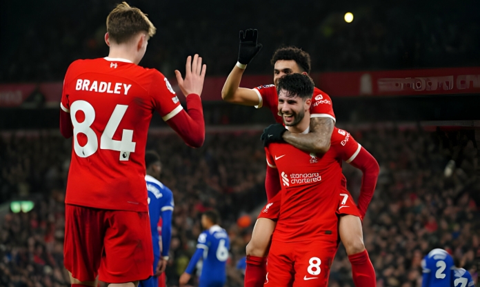 Liverpool nhấn chìm Chelsea trong trận cầu 5 bàn, giữ vững ngôi đầu Ngoại hạng Anh