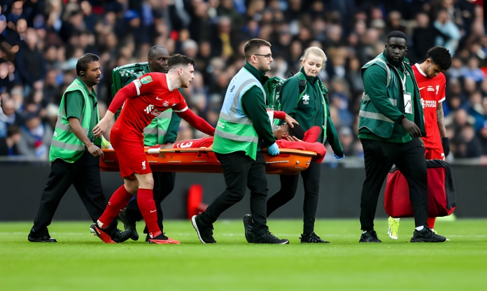 Liverpool tổn thất nặng nề giữa trận gặp Chelsea