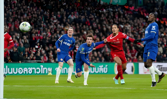 Lý do VAR hủy bàn thắng của Liverpool trước Chelsea