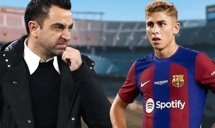Học trò níu kéo HLV Xavi ở lại Barca sau khi vào tứ kết