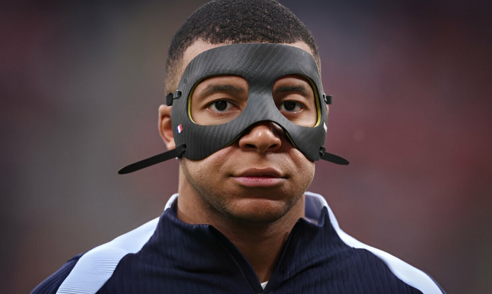 Mbappe tái xuất hoàn hảo với cú đúp bàn thắng cho tuyển Pháp