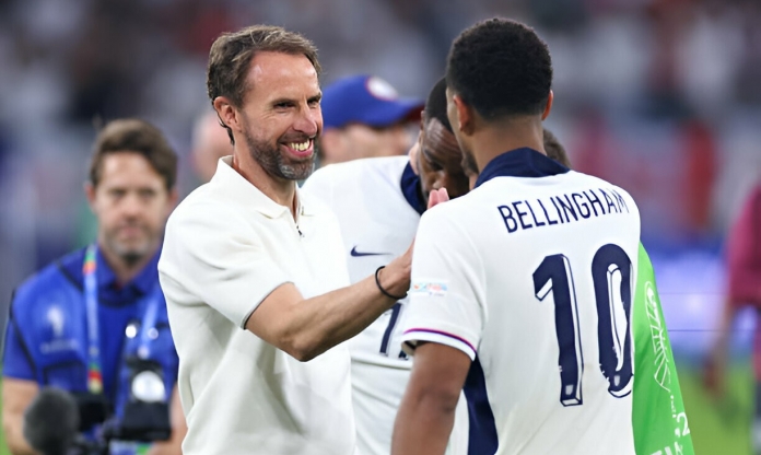 Southgate suýt rút Bellingham khỏi sân trước khi ghi bàn