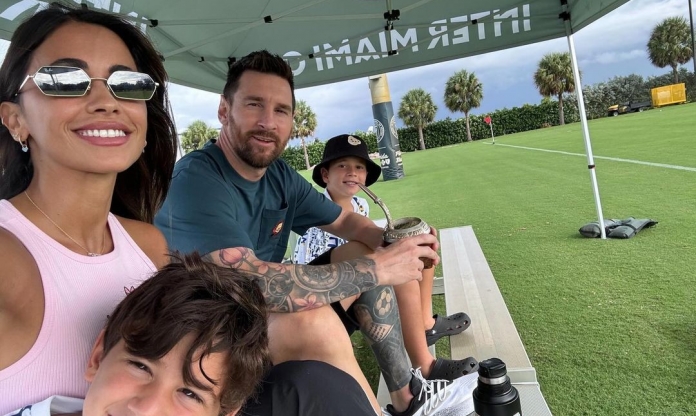 Messi cùng gia đình dự khán trận đấu của 'cậu cả' Thiago