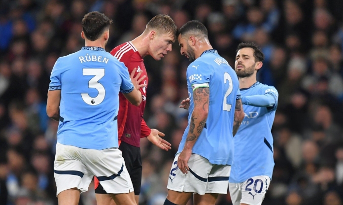 Hojlund 'đá xoáy' sao Man City nên làm diễn viên