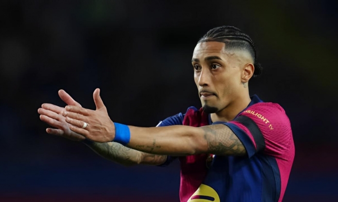 Barca ra giá cực 'chát' cho Raphinha