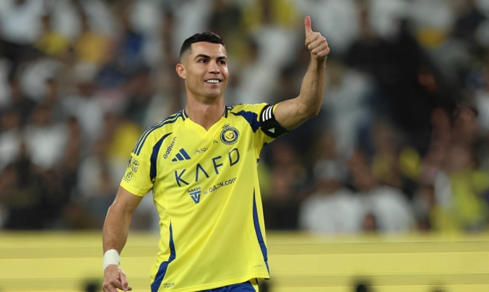 Ronaldo 'thu phục' tiền vệ xuất sắc bậc nhất về Al Nassr