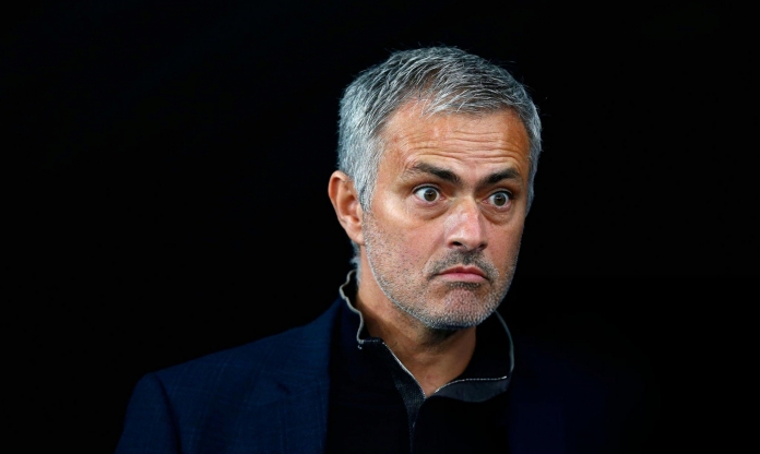 Vừa bị sa thải, Mourinho nhận phán quyết từ đội Ngoại hạng Anh