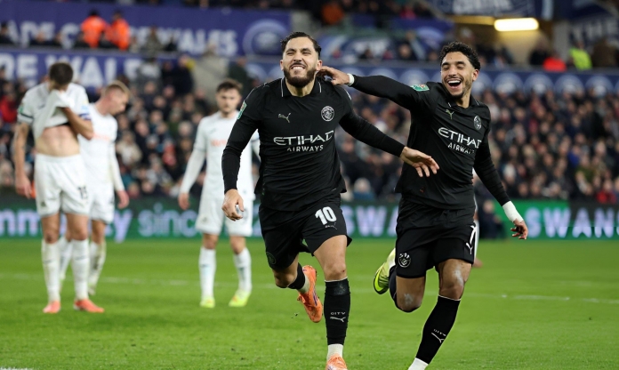 Hạ đẹp Swansea, Man City vào tứ kết Carabao Cup