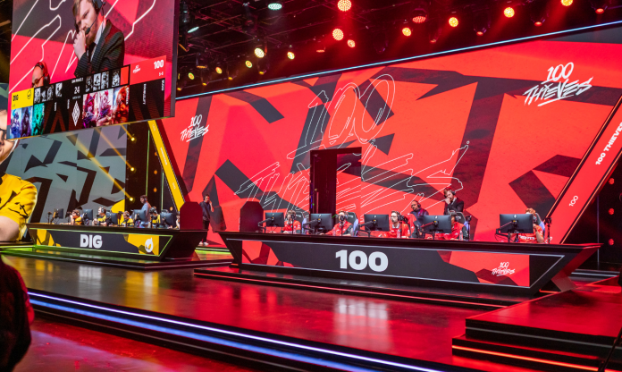 LMHT: 100 Thieves buộc phải đưa HLV vào thi đấu tại LCS Mùa Hè 2023