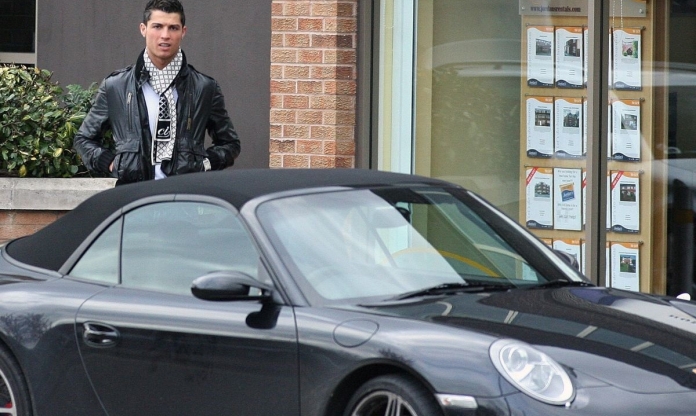 Ronaldo 'bạo chi' vì người đẹp, xứng danh 'Công tử Bạc Liêu' xứ Bồ