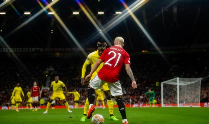 Antony bị Ten Hag ngó lơ, nguồn cơn từ cú 'xoay compa'?