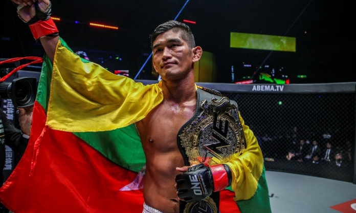 ‘Mãng Xà Miến Điện’ Aung La N Sang: Nhà vô địch tôi luyện từ sự cần cù