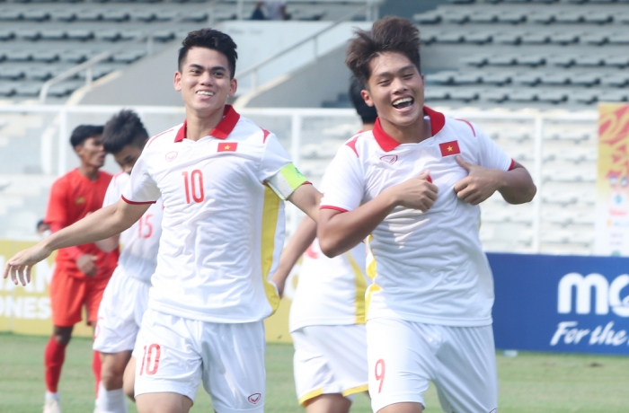 Nghe lời bầu Đức, 'siêu tiền đạo' U23 Việt Nam khoác áo HAGL