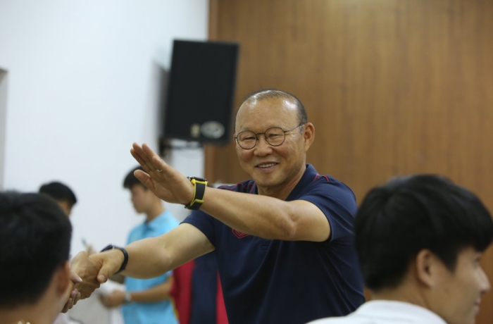 Báo Hàn: 'ĐT Hàn Quốc mời ông Park khiến Việt Nam rúng động'
