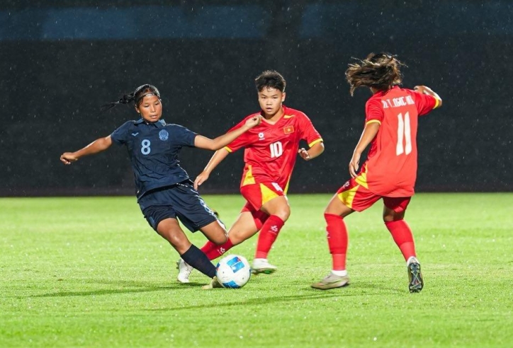 VIDEO: Cầu thủ 15 tuổi lập hat-trick cho tuyển trẻ Việt Nam