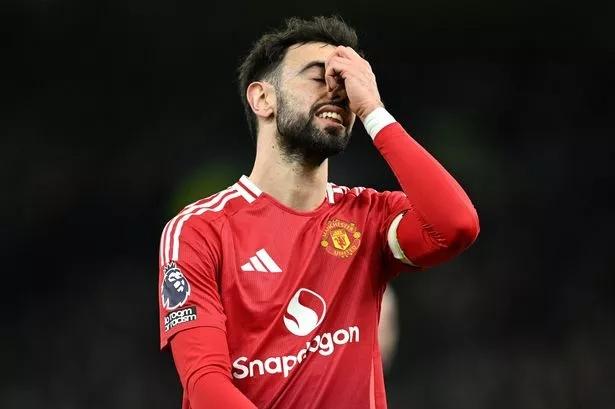 Bruno Fernandes thất thần khi MU thua đau đội hạng 4 nước Anh