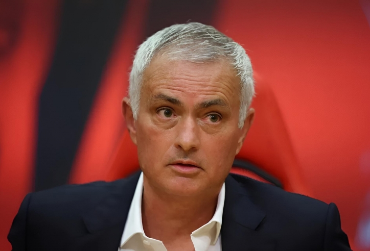 Đội nhà hòa thất vọng, Mourinho bức xúc chỉ trích ngay trọng tài
