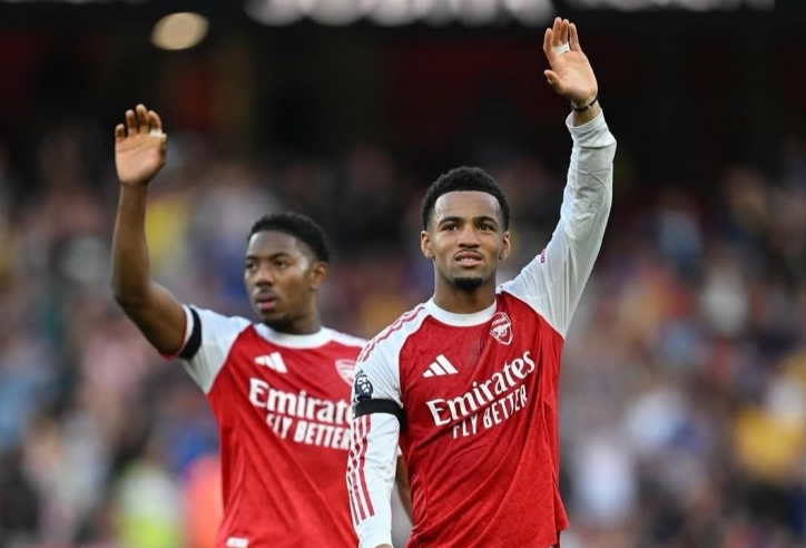 Sao Arsenal được khuyên là nên rời ngay CLB