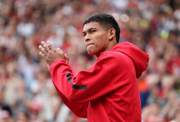 Vừa cập bến, 1 tân binh đã phải 'tháo chạy' khỏi MU