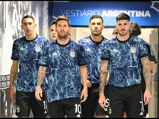 ‘Đàn em” Messi ra yêu cầu đặc biệt, ông lớn Ngoại hạng Anh sợ ‘méo mặt’