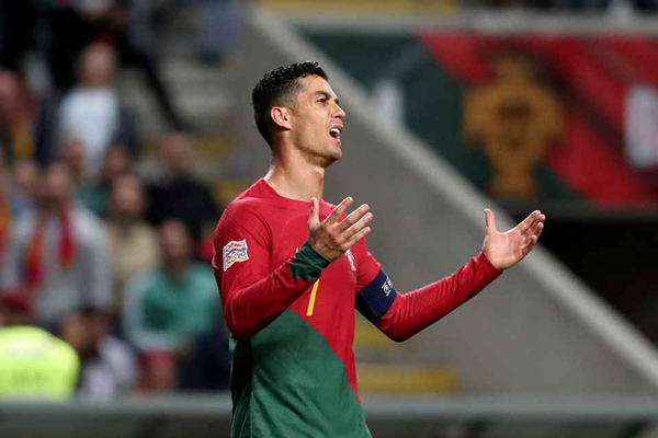 Hành động ngớ ngẩn, chị gái Ronaldo lại 'châm lửa đốt nhà’ em trai