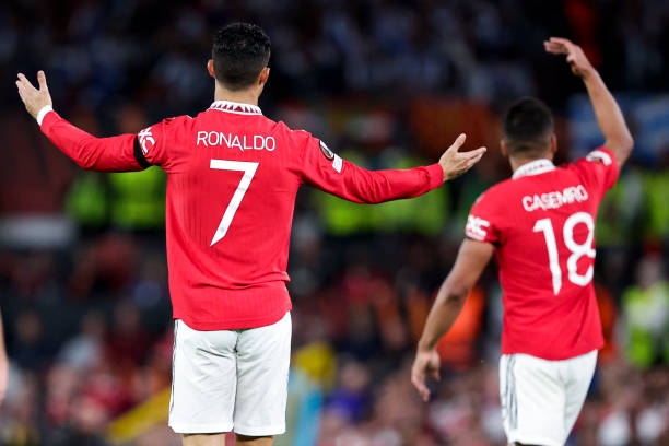 MU họp khẩn sau ‘thảm họa’ tại Etihad, Ronaldo và Casemiro nhận tin không thể vui hơn