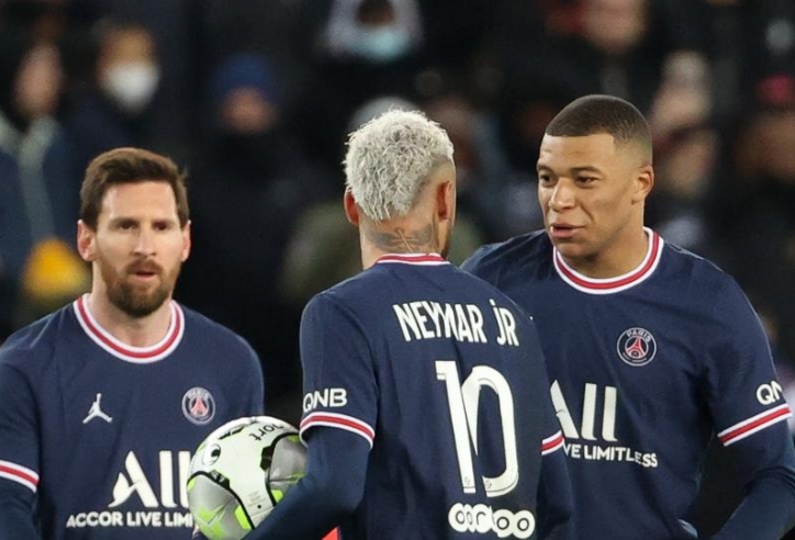 Lo điều chẳng lành xảy ra, PSG cử xe bọc thép bảo vệ Messi trên quê hương Ronaldo