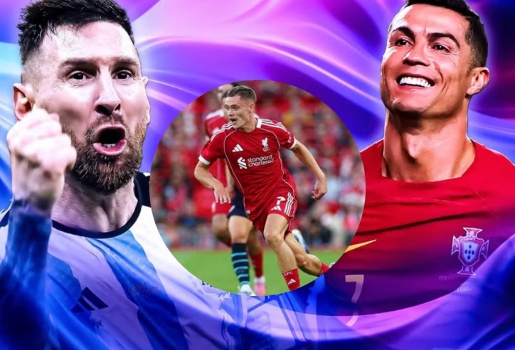 HLV Arne Slot chỉ cách để Florian Wirtz sánh ngang Messi và Ronaldo